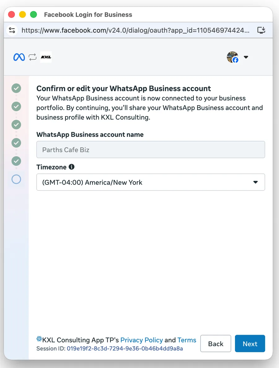 El nombre de la cuenta de WhatsApp Business, que no se puede editar, y un desplegable de zona horaria.