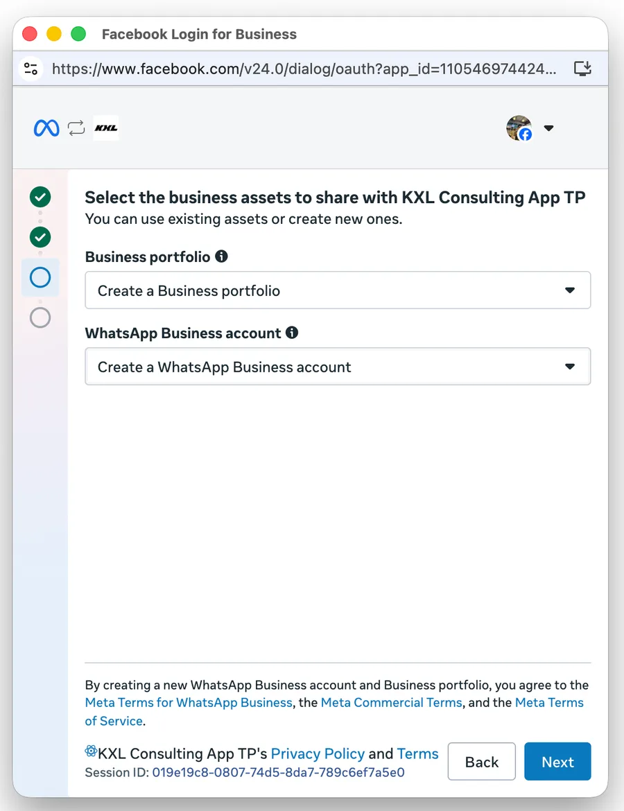 Pantalla con dos desplegables: el portafolio comercial y la cuenta de WhatsApp Business, ambos con la opción de crear uno nuevo.